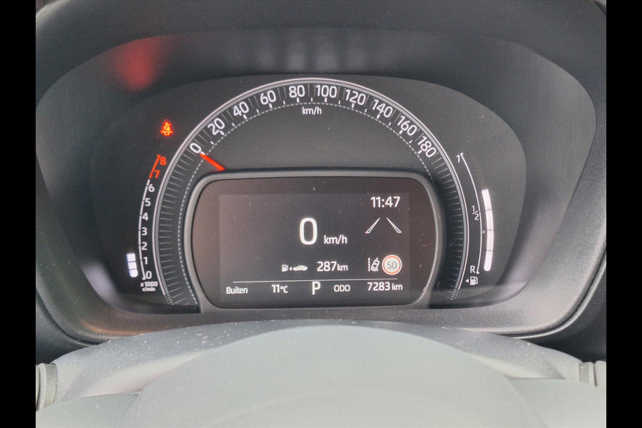 Toyota Aygo X 1.0 VVT-i S-CVT Pulse Automaat | Eerste eigenaar, Bi-Tone, Apple CarPlay/Android auto, Climate control, November 2024