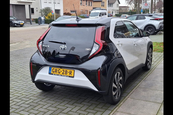 Toyota Aygo X 1.0 VVT-i S-CVT Pulse Automaat | Eerste eigenaar, Bi-Tone, Apple CarPlay/Android auto, Climate control, November 2024