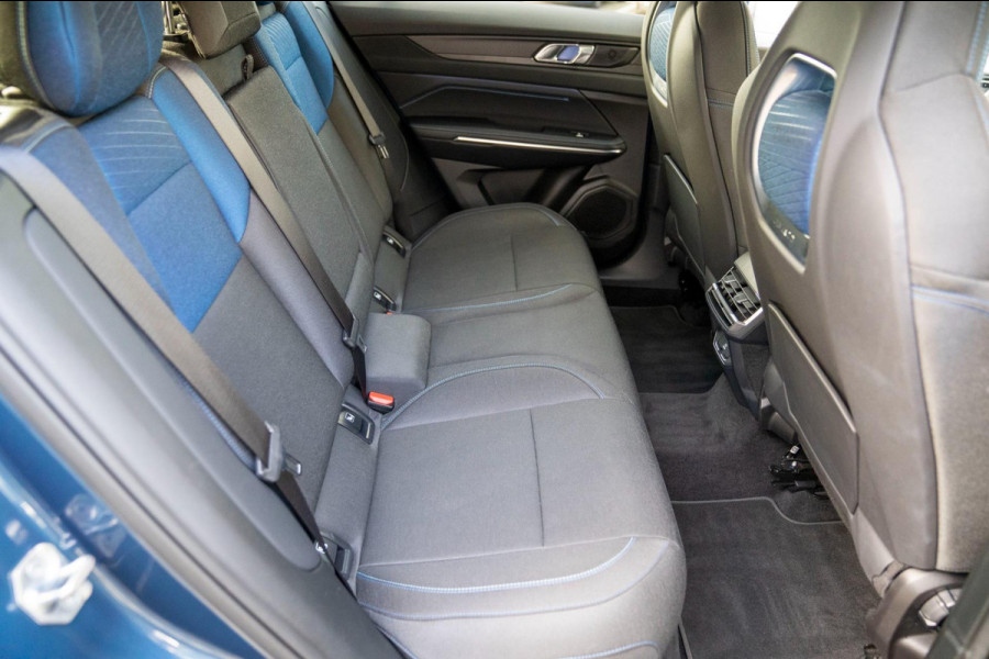 Lynk & Co 01 1.5 261PK Plugin Hybrid | Prijs rijklaar incl. 12 mnd garantie | Trekhaak Navi Panodak Led Keyless ACC Blindspot