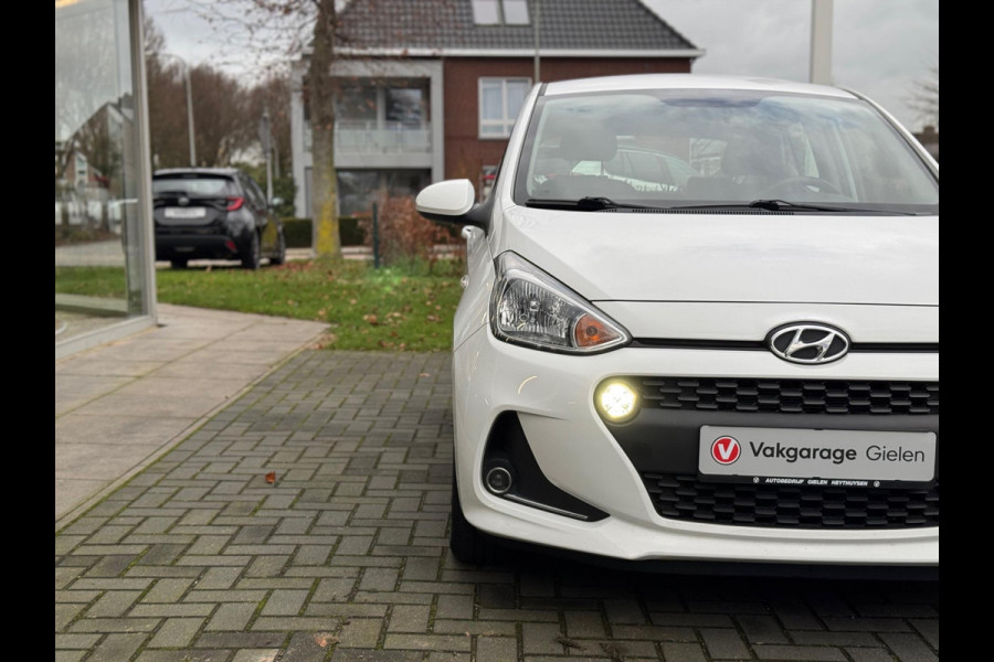 Hyundai i10 1.0i 66pk Comfort | Eerste eigenaar, Parkeersensoren, Cruise control, Airconditioning, Navigatie