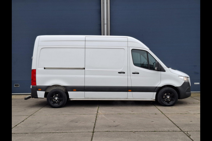 Mercedes-Benz Sprinter 211 2.2 CDI L2H2 AUTOMAAT / TREKHAAK / NAVI / EURO 6 / CARPLAY