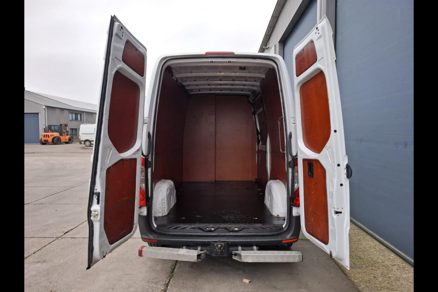 Mercedes-Benz Sprinter 211 2.2 CDI L2H2 AUTOMAAT / TREKHAAK / NAVI / EURO 6 / CARPLAY