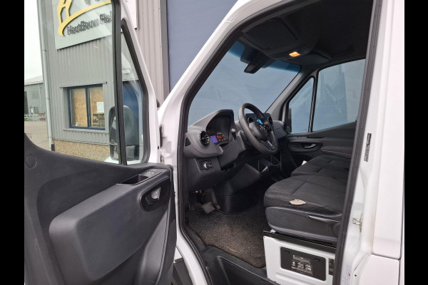 Mercedes-Benz Sprinter 211 2.2 CDI L2H2 AUTOMAAT / TREKHAAK / NAVI / EURO 6 / CARPLAY