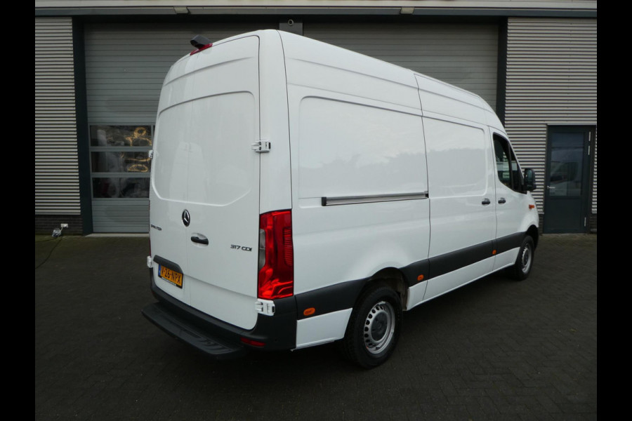 Mercedes-Benz Sprinter 317 CDI L2H2 automaat airco camera navigatie pdc