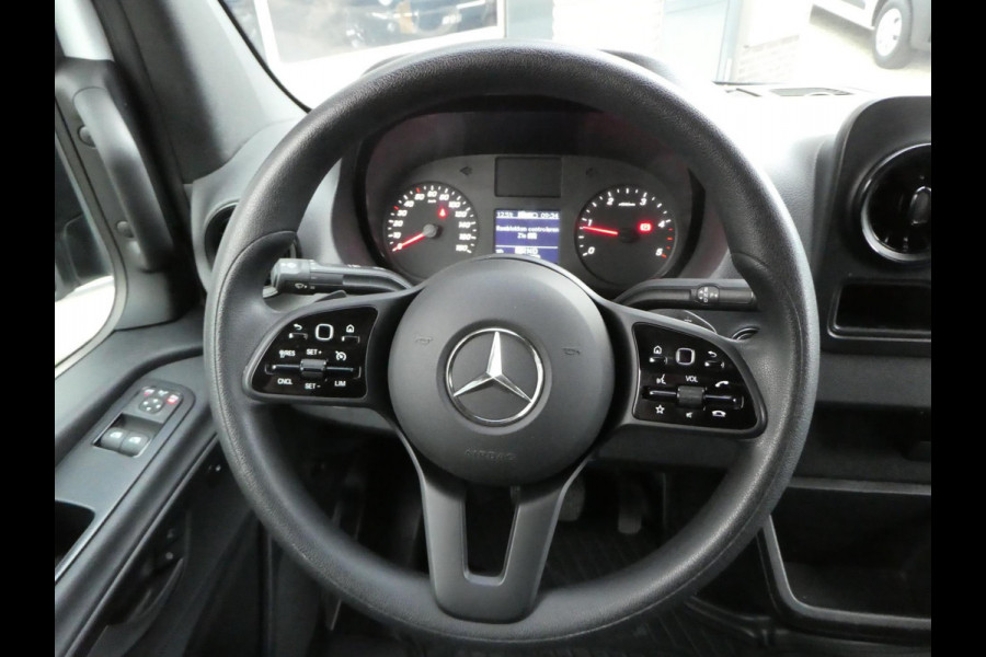 Mercedes-Benz Sprinter 317 CDI L2H2 automaat airco camera navigatie pdc