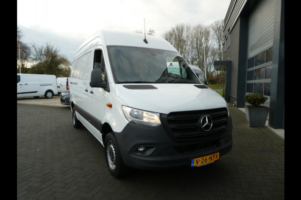 Mercedes-Benz Sprinter 317 CDI L2H2 automaat airco camera navigatie pdc