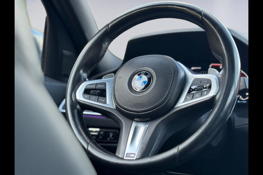 BMW 3 Serie Touring 330e M sport individual, dravitgrau, panoramadak ,laser,elec bedienbare trekhaak, vol opties, nl auto met nap