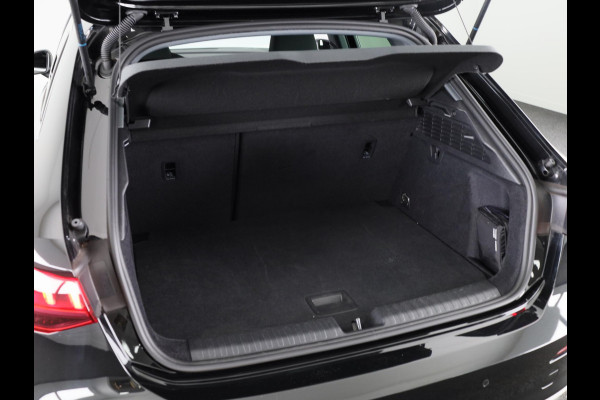 Audi A3 Sportback 30 TFSI Advanced edition 110 pk S-tronic | Navigatie | Parkeersensoren achter | Cruise control | LED koplampen | Apple Carplay/Android Auto |