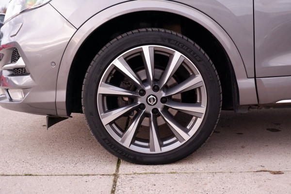 Nissan QASHQAI 1.3 DIG-T Tekna | Pano-Dak | Trekhaak | Carplay | Bose | Navi | Camera | Climate