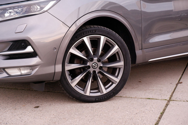 Nissan QASHQAI 1.3 DIG-T Tekna | Pano-Dak | Trekhaak | Carplay | Bose | Navi | Camera | Climate