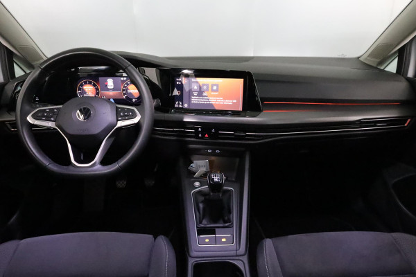 Volkswagen Golf 1.5 TSI Style 130pk 6bak| Navi| 18'LMvelgen| head-up display| verwarmde voorstoelen