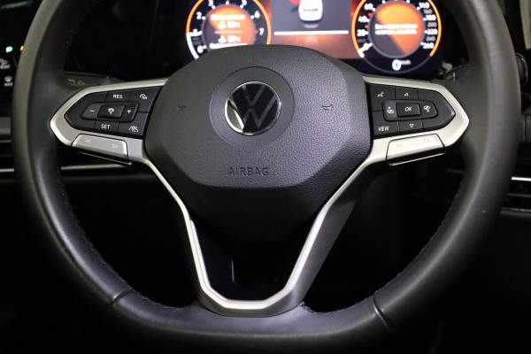 Volkswagen Golf 1.5 TSI Style 130pk 6bak| Navi| 18'LMvelgen| head-up display| verwarmde voorstoelen