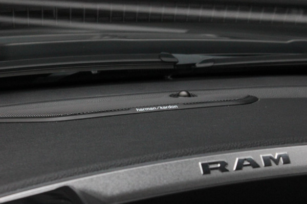 Dodge Ram 1500 5.7 V8 4x4 CREW CAB LIMITED 2020 100DKM / NIEUWSTAAT / COMPLETE HISTORY / FULL OPTIONS / VERBREED / GROOT NAVI