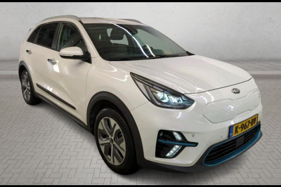 Kia e-Niro ExecutiveLine 64 kWh / Trekhaak / Leder / Xenon / Navigatie / Pdc+Camera / Apk 11-2026
