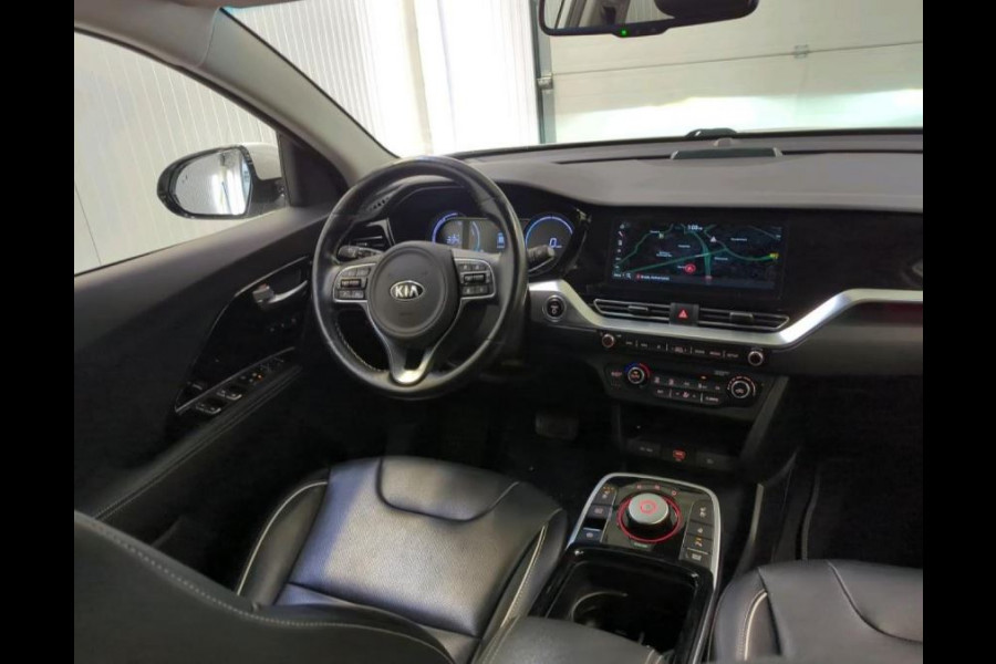 Kia e-Niro ExecutiveLine 64 kWh / Trekhaak / Leder / Xenon / Navigatie / Pdc+Camera / Apk 11-2026
