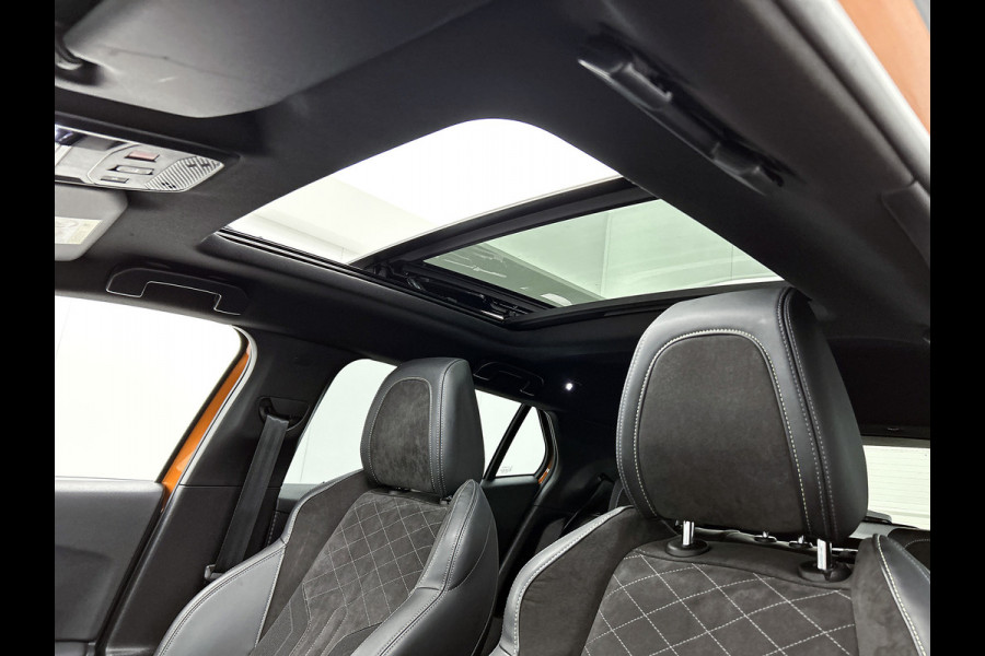 Peugeot 2008 1.2 131PK Automaat / GT Pack / Panoramadak / Trekhaak /  HiFi-systeem FOCAL /1/2 Leder / Naviagatie  /  Pdc+Camera / / Apk nieuw