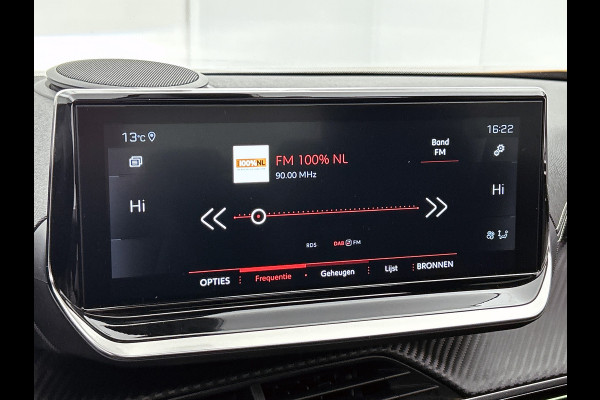 Peugeot 2008 1.2 131PK Automaat / GT Pack / Panoramadak / Trekhaak /  HiFi-systeem FOCAL /1/2 Leder / Naviagatie  /  Pdc+Camera / / Apk nieuw