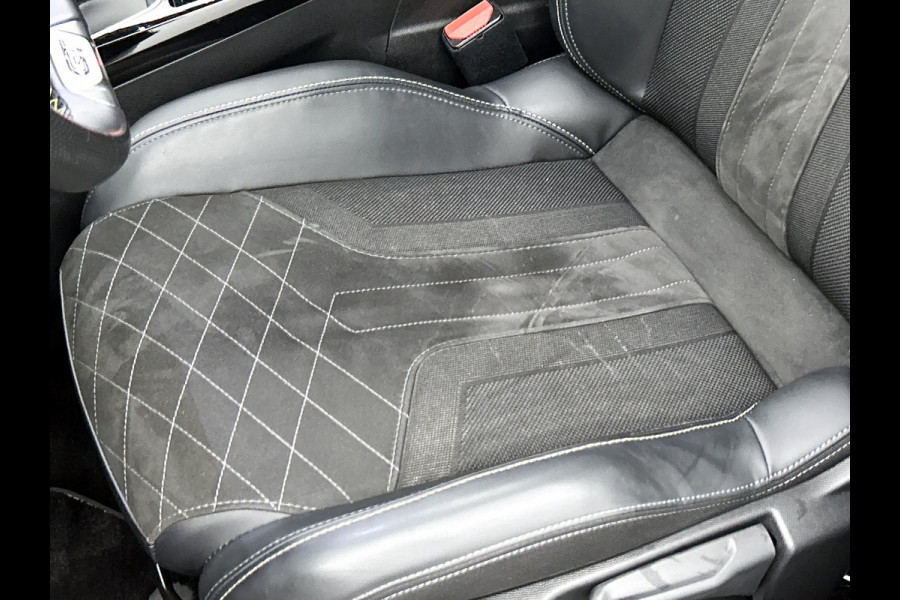 Peugeot 2008 1.2 131PK Automaat / GT Pack / Panoramadak / Trekhaak /  HiFi-systeem FOCAL /1/2 Leder / Naviagatie  /  Pdc+Camera / / Apk nieuw