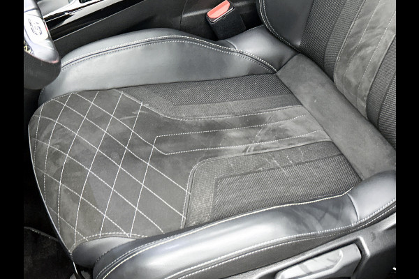 Peugeot 2008 1.2 131PK Automaat / GT Pack / Panoramadak / Trekhaak /  HiFi-systeem FOCAL /1/2 Leder / Naviagatie  /  Pdc+Camera / / Apk nieuw