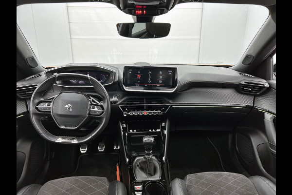 Peugeot 2008 1.2 131PK Automaat / GT Pack / Panoramadak / Trekhaak /  HiFi-systeem FOCAL /1/2 Leder / Naviagatie  /  Pdc+Camera / / Apk nieuw