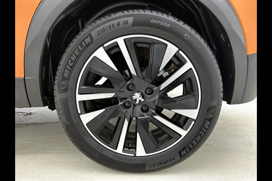 Peugeot 2008 1.2 131PK Automaat / GT Pack / Panoramadak / Trekhaak /  HiFi-systeem FOCAL /1/2 Leder / Naviagatie  /  Pdc+Camera / / Apk nieuw