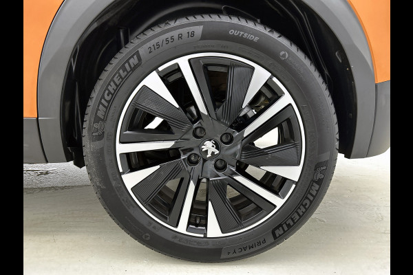 Peugeot 2008 1.2 131PK Automaat / GT Pack / Panoramadak / Trekhaak /  HiFi-systeem FOCAL /1/2 Leder / Naviagatie  /  Pdc+Camera / / Apk nieuw