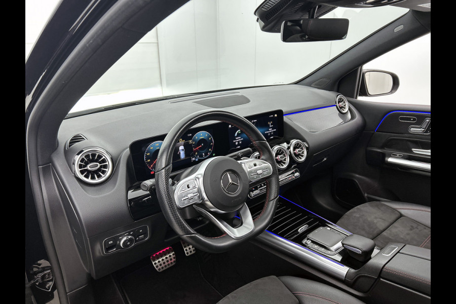 Mercedes-Benz B-Klasse 180 Automaat Bus.Solution AMG-Line / Panoramadak / Pdc+Camera / Navigatie / 1/2 Leder / Apk 09-2026