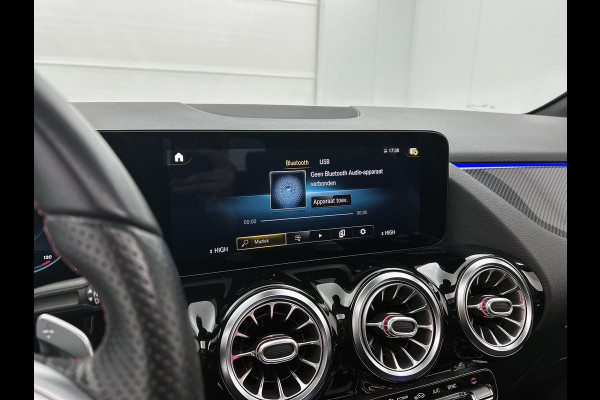 Mercedes-Benz B-Klasse 180 Automaat Bus.Solution AMG-Line / Panoramadak / Pdc+Camera / Navigatie / 1/2 Leder / Apk 09-2026