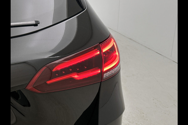 Mercedes-Benz B-Klasse 180 Automaat Bus.Solution AMG-Line / Panoramadak / Pdc+Camera / Navigatie / 1/2 Leder / Apk 09-2026