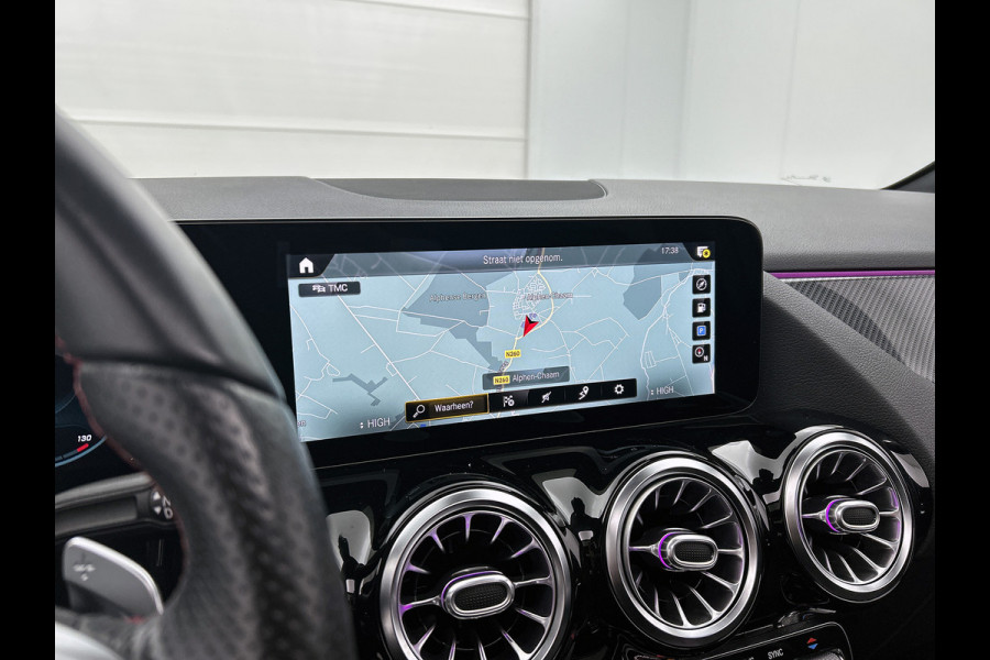 Mercedes-Benz B-Klasse 180 Automaat Bus.Solution AMG-Line / Panoramadak / Pdc+Camera / Navigatie / 1/2 Leder / Apk 09-2026