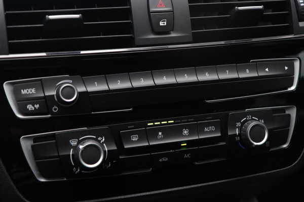 BMW 1-serie 116i Edition M Sport Shadow / LEDER / NAVI / PDC / KEURIGE AUTO