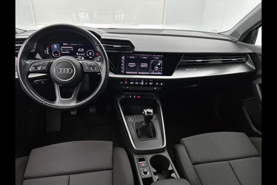 Audi A3 Sportback 30 TFSI Business edition 5Drs. / Virtual cockpit / Airco-ecc./ Navigatie / Pdc / Xenon / Radio multimedia / Apk 11-2026