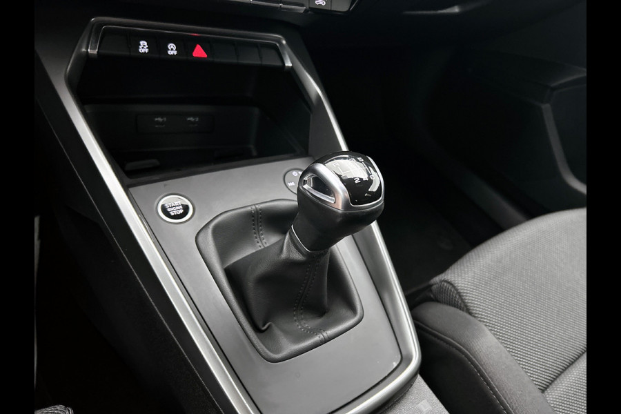 Audi A3 Sportback 30 TFSI Business edition 5Drs. / Virtual cockpit / Airco-ecc./ Navigatie / Pdc / Xenon / Radio multimedia / Apk 11-2026