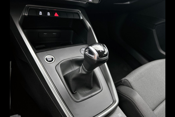 Audi A3 Sportback 30 TFSI Business edition 5Drs. / Virtual cockpit / Airco-ecc./ Navigatie / Pdc / Xenon / Radio multimedia / Apk 11-2026