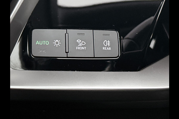 Audi A3 Sportback 30 TFSI Business edition 5Drs. / Virtual cockpit / Airco-ecc./ Navigatie / Pdc / Xenon / Radio multimedia / Apk 11-2026