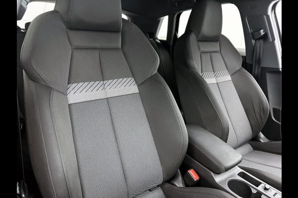 Audi A3 Sportback 30 TFSI Business edition 5Drs. / Virtual cockpit / Airco-ecc./ Navigatie / Pdc / Xenon / Radio multimedia / Apk 11-2026