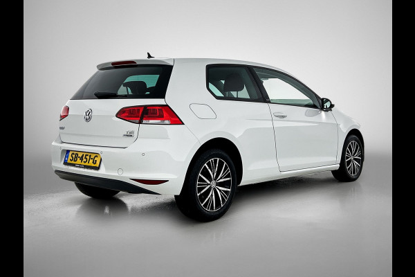 Volkswagen Golf 1.2 TSI Trendline / Navi / Cruise / Lmv 16" / Apple Car Play / Park pilot / Privacy Glass / Stoelverw. / Apk 03-2026