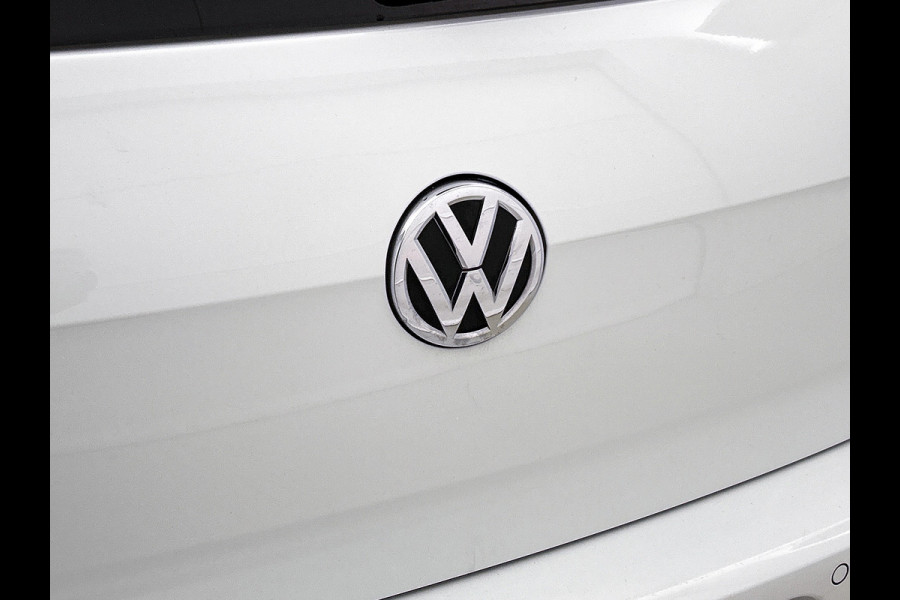 Volkswagen Golf 1.2 TSI Trendline / Navi / Cruise / Lmv 16" / Apple Car Play / Park pilot / Privacy Glass / Stoelverw. / Apk 03-2026