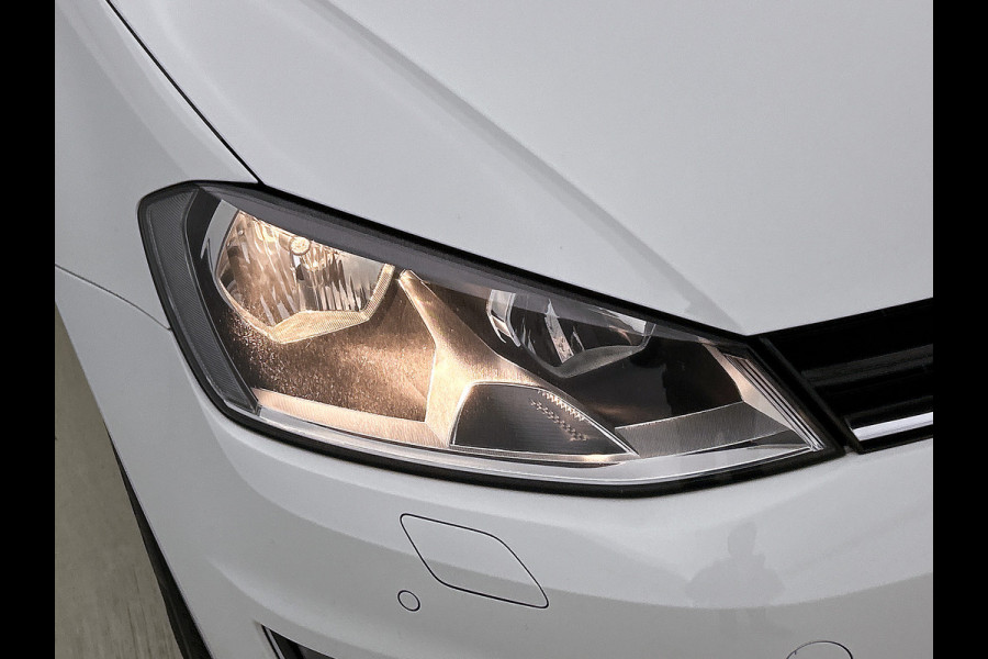 Volkswagen Golf 1.2 TSI Trendline / Navi / Cruise / Lmv 16" / Apple Car Play / Park pilot / Privacy Glass / Stoelverw. / Apk 03-2026