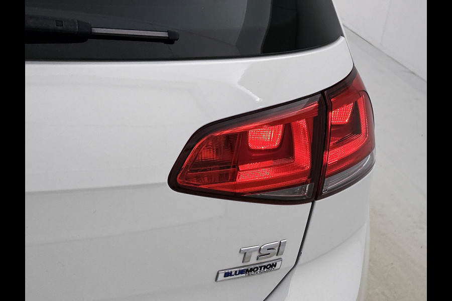 Volkswagen Golf 1.2 TSI Trendline / Navi / Cruise / Lmv 16" / Apple Car Play / Park pilot / Privacy Glass / Stoelverw. / Apk 03-2026