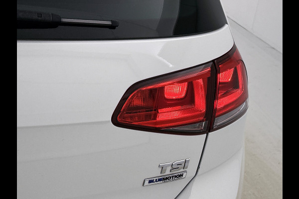 Volkswagen Golf 1.2 TSI Trendline / Navi / Cruise / Lmv 16" / Apple Car Play / Park pilot / Privacy Glass / Stoelverw. / Apk 03-2026