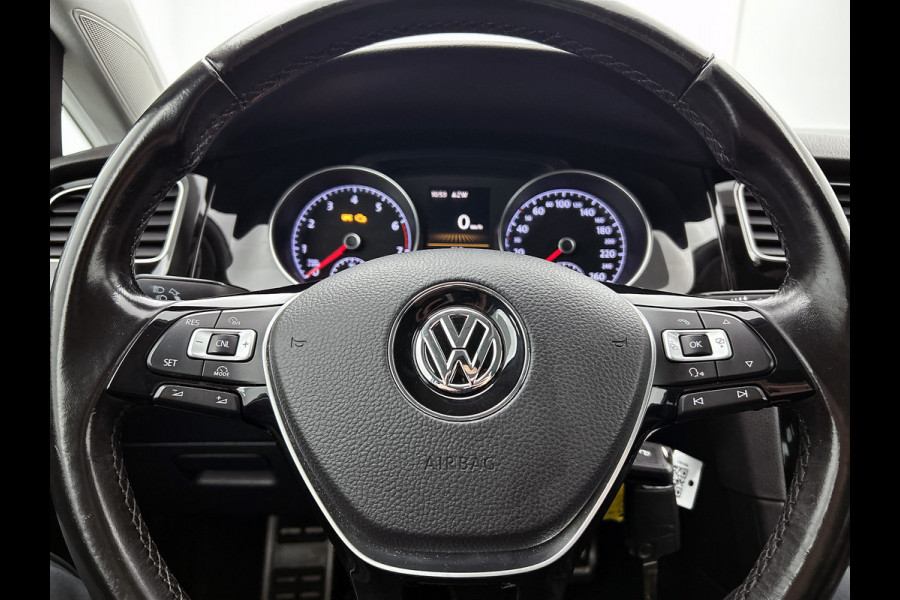 Volkswagen Golf 1.2 TSI Trendline / Navi / Cruise / Lmv 16" / Apple Car Play / Park pilot / Privacy Glass / Stoelverw. / Apk 03-2026