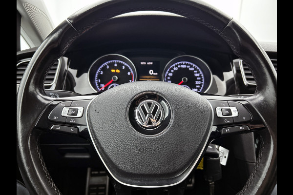 Volkswagen Golf 1.2 TSI Trendline / Navi / Cruise / Lmv 16" / Apple Car Play / Park pilot / Privacy Glass / Stoelverw. / Apk 03-2026