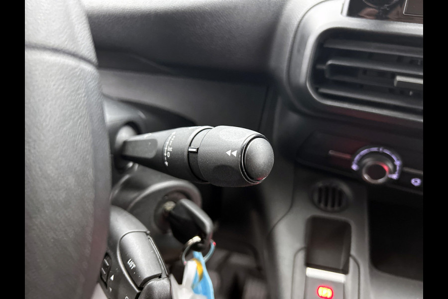 Peugeot Partner 1.2 Benzine 111PK Euro6 *Distributie bij 68Dkm. vervangen* Premium / Airco / Navigatie / Schuifdeur Re./ Radio multimedia / Apk 08-2027