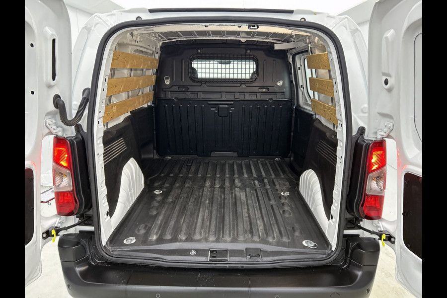 Peugeot Partner 1.2 Benzine 111PK Euro6 *Distributie bij 68Dkm. vervangen* Premium / Airco / Navigatie / Schuifdeur Re./ Radio multimedia / Apk 08-2027