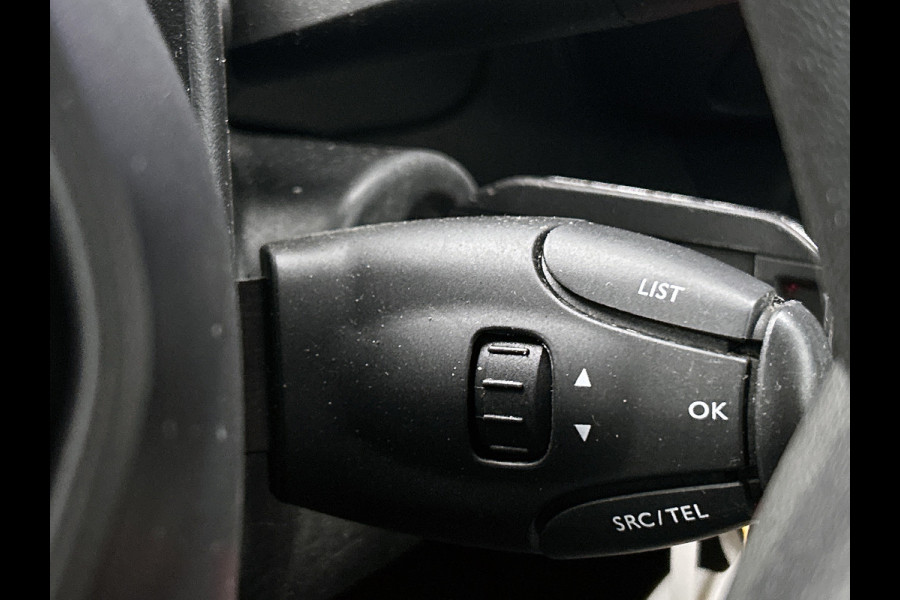 Peugeot Partner 1.2 Benzine 111PK Euro6 *Distributie bij 66Dkm.vervangen* Premium / Airco / Navigatie / Schuifdeur Re./ Radio multimedia / Apk 07-2027
