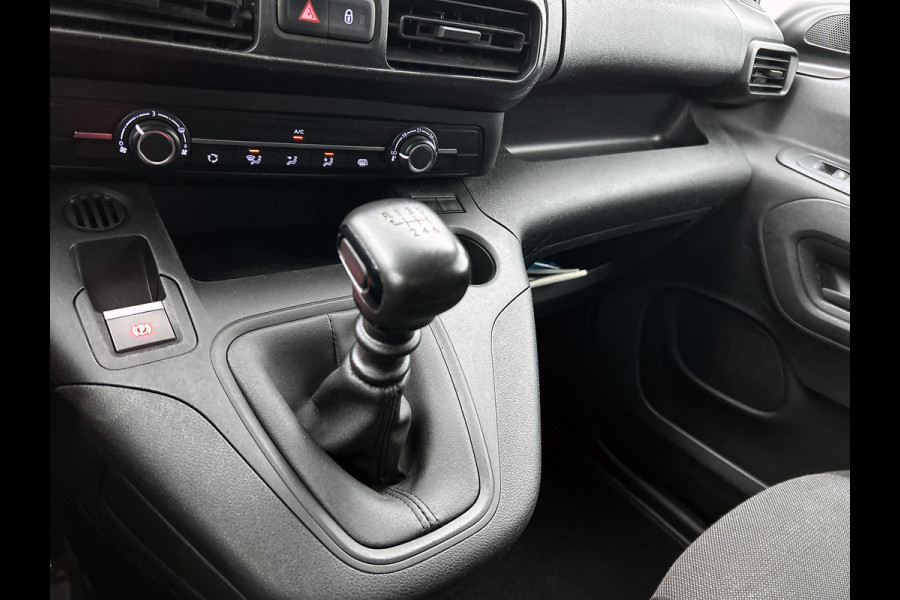 Peugeot Partner 1.2 Benzine 111PK Euro6 *Distributie bij 66Dkm.vervangen* Premium / Airco / Navigatie / Schuifdeur Re./ Radio multimedia / Apk 07-2027