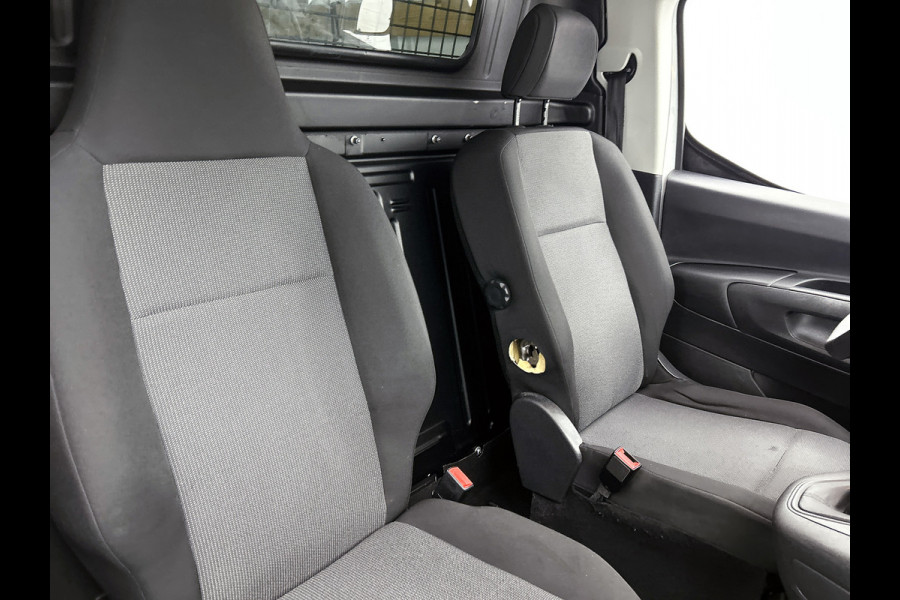 Peugeot Partner 1.2 Benzine 111PK Euro6 *Distributie bij 66Dkm.vervangen* Premium / Airco / Navigatie / Schuifdeur Re./ Radio multimedia / Apk 07-2027