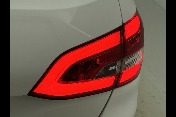 Peugeot 308 SW 1.2 111PK PureTech Active * Distributie vv bij 85Dkm.* / Trekhaak / Navigatie / Airco-ecc./ Pdc./ Radio multimedia / / Apk 02-2028