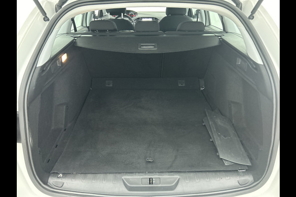 Peugeot 308 SW 1.2 111PK PureTech Active * Distributie vv bij 85Dkm.* / Trekhaak / Navigatie / Airco-ecc./ Pdc./ Radio multimedia / / Apk 02-2028
